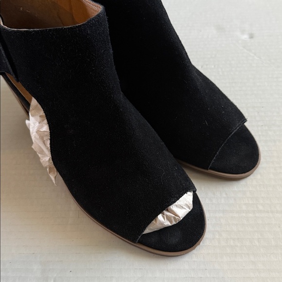 Lucky Brand - Black Suede Women's Ankle Boots - Size 10 - Good Condition!! - Picture 5 of 10